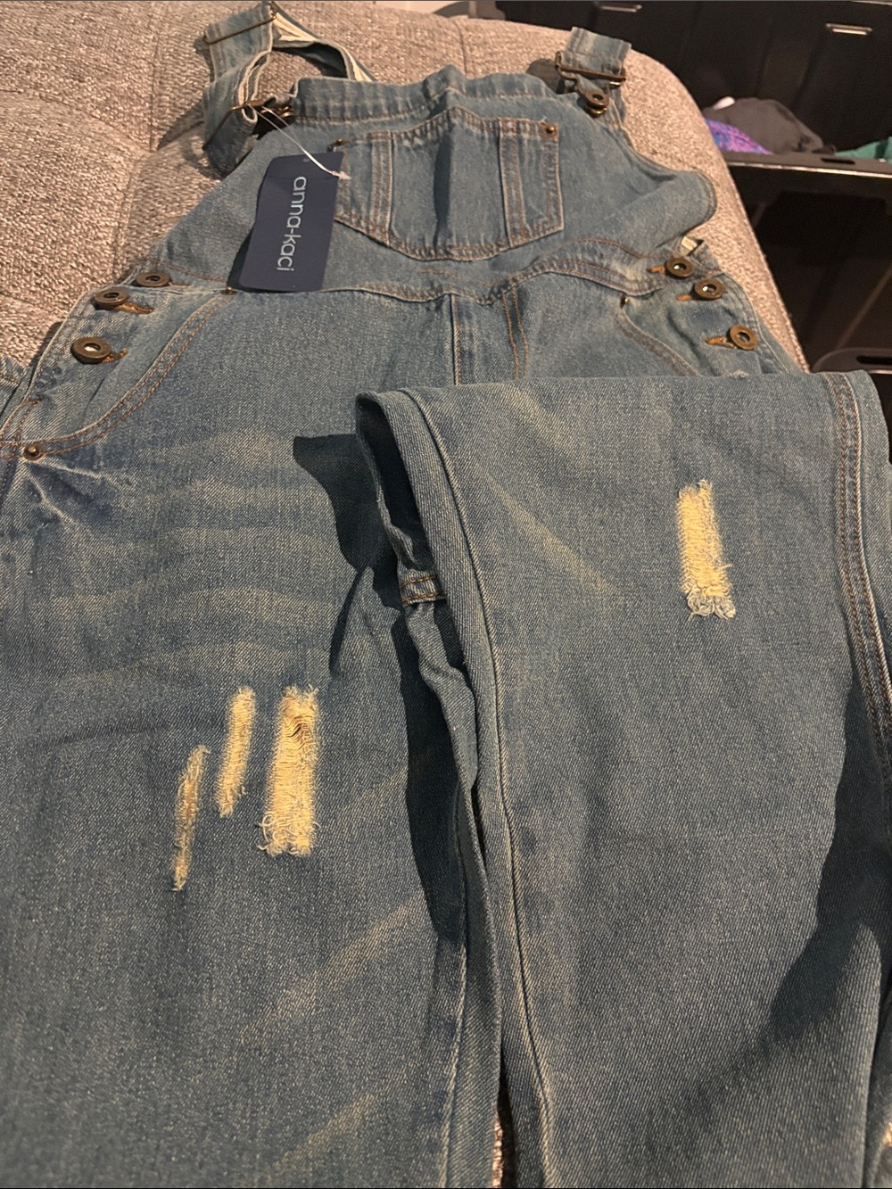 Anna Kaci Jean overalls 30”inseam 16”across chest very cute